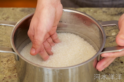 日式炒饭的做法步骤2