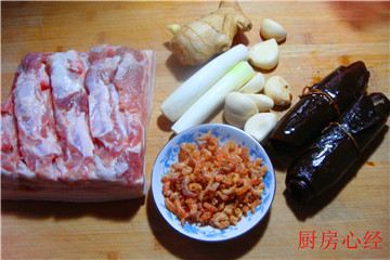 腐乳海带蒸扣肉的做法步骤1