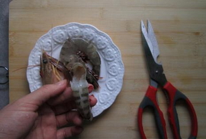 芝士焗虾的做法步骤1