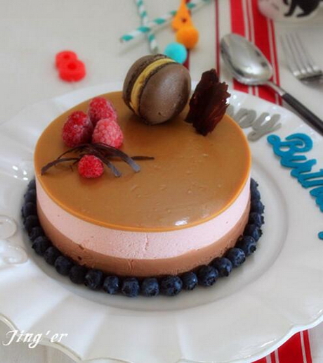 巧克力树莓杏仁慕斯蛋糕的做法