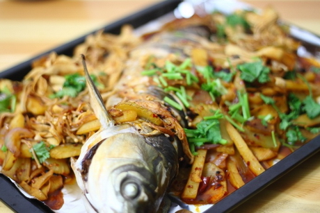 洋葱土豆烤鱼的做法