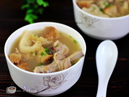 竹荪猴头菇老鸭汤的做法,夏季煲汤首选老鸭汤制作诀窍