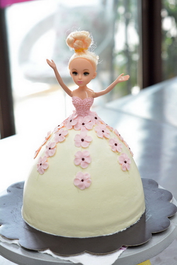 芭比公主蛋糕的做法步骤20