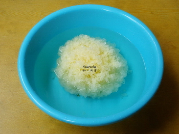 银耳冬瓜糖水的做法步骤2
