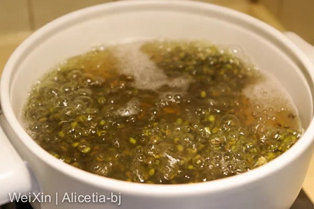 南瓜绿豆甜汤的做法步骤1-2