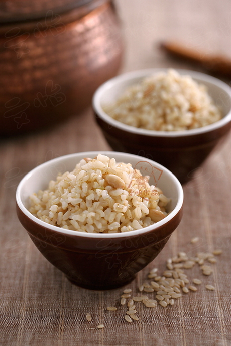 黄豆糙米饭的做法