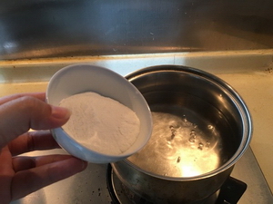 红糖冰粉的做法步骤1