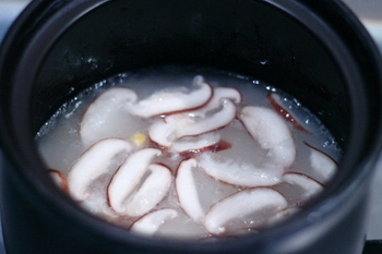 鲜虾香菇玉米粥的做法步骤2