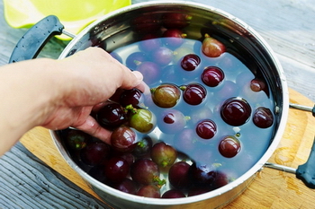巧洗葡萄，吃葡萄不吐葡萄皮的步骤11