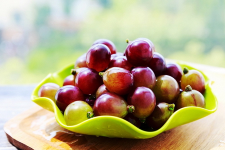 巧洗葡萄，吃葡萄不吐葡萄皮图