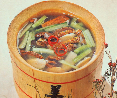 竹筒人参洋松茸汤的做法