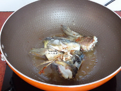 西红柿鱼汤的做法步骤2