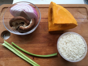 南瓜奶酪焖饭的做法步骤1