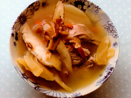 响螺茯苓黄芪枸杞桂圆鸡肉煲猪肉的做法