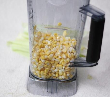 新鲜玉米汁的做法步骤2