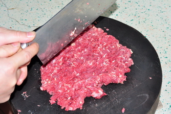 生椒干煵牛肉面的做法步骤1