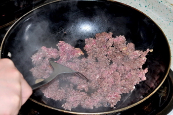 生椒干煵牛肉面的做法步骤3