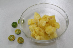 培根菠萝卷的做法步骤1