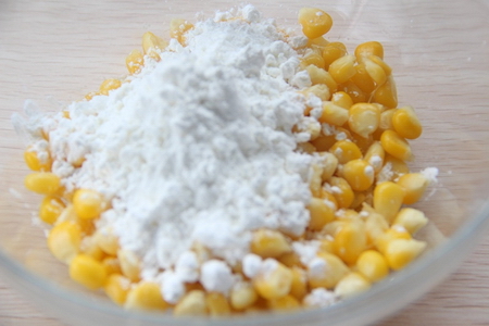 咸蛋黄炸玉米粒的做法步骤5