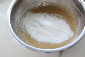 咖啡奶油蛋糕卷的做法步骤4