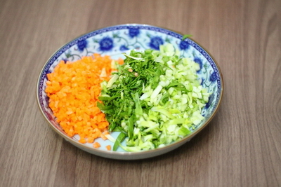 大米蔬菜粥的做法步骤3