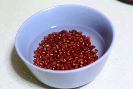 红豆黄金米饭的做法步骤1