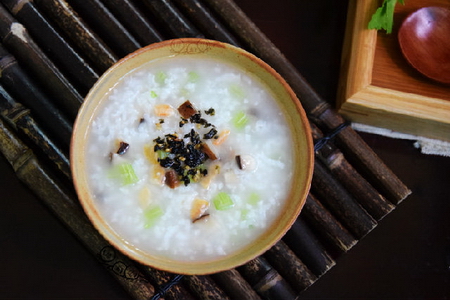 芹菜香菇虾米粥的做法