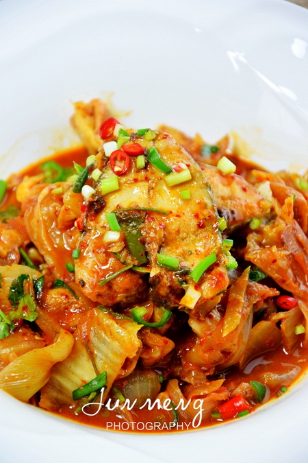 辣白菜炖鲅鱼的做法