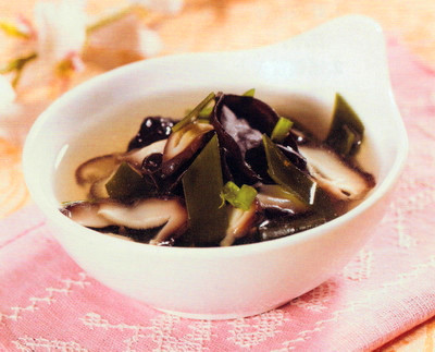 香菇木耳海带汤的做法