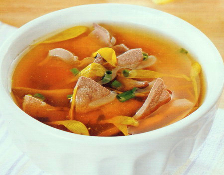 (1)菊花猪肝汤的做法步骤