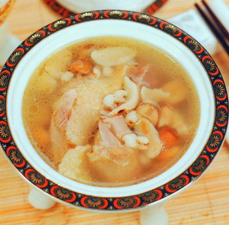 薏米百合瘦肉汤的做法步骤
