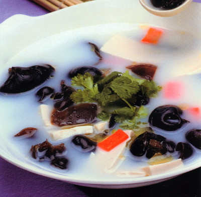 黑木耳豆腐汤的做法步骤