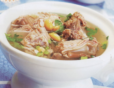 (1)金针黄豆排骨汤的做法步骤