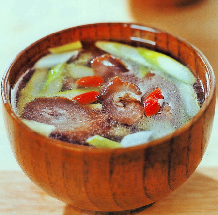 (1)芦笋海参汤的做法步骤