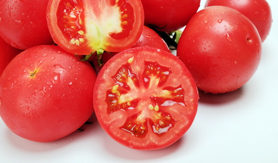 西红柿配菠菜，清热解毒去炎症